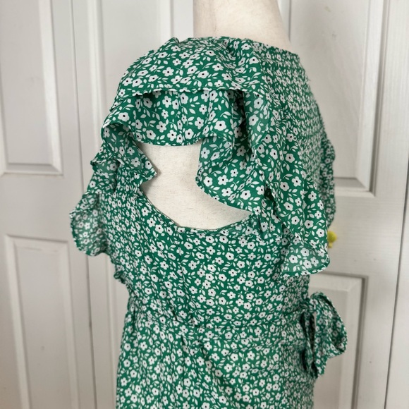 Max Studio Green Floral Blouse - Picture 3 of 7